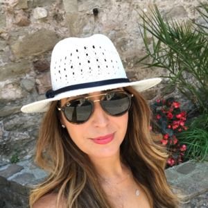 Meet your Posher, Debbie